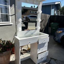 Vanity Table And Mirror 
