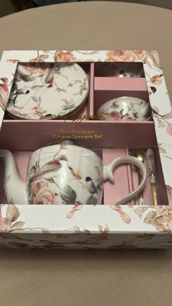 7 Piece Teaware Set.