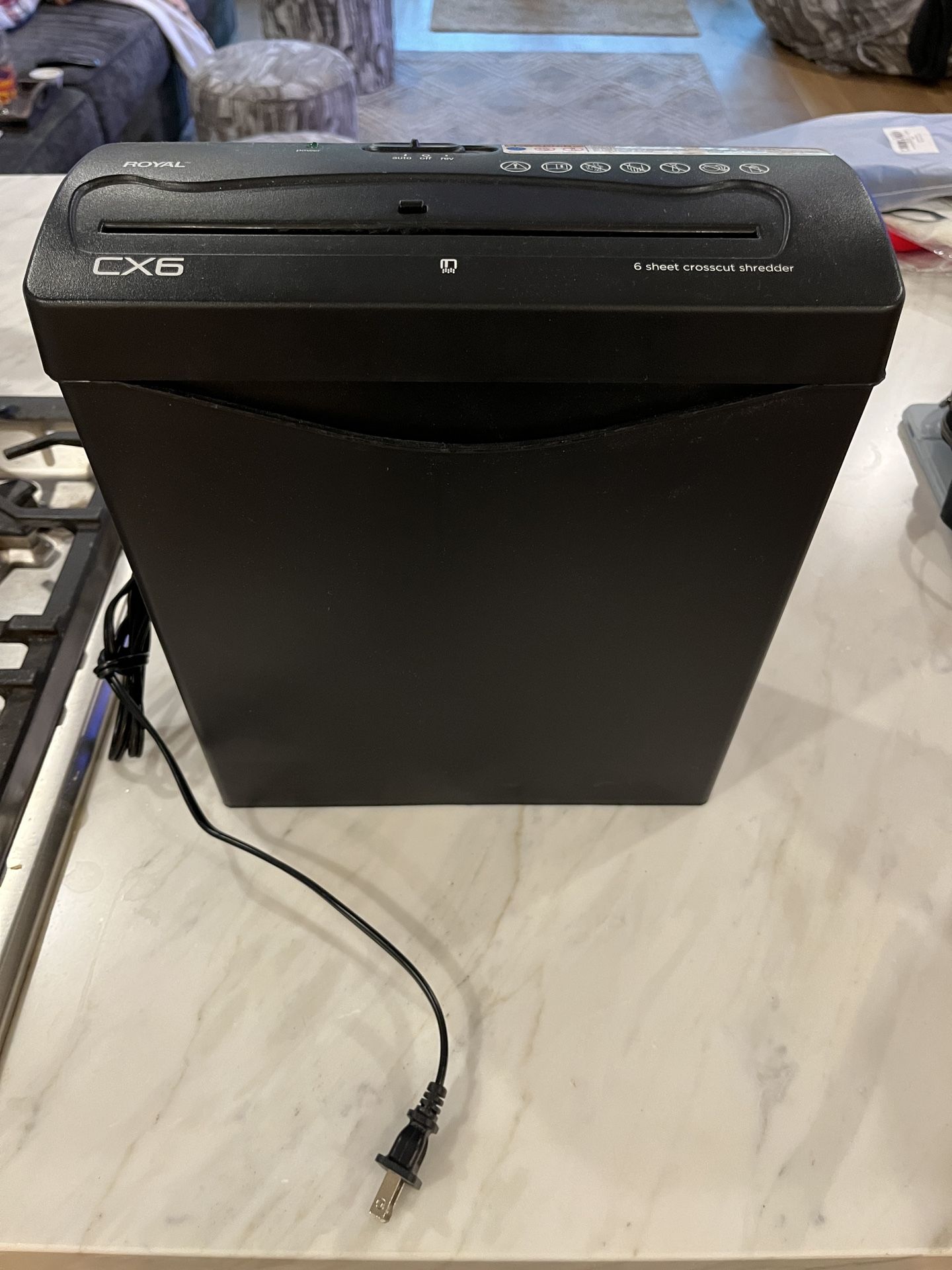 Royal CX6 6-Sheet Crosscut Shredder