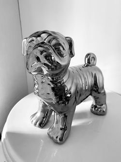 Silver tone dog