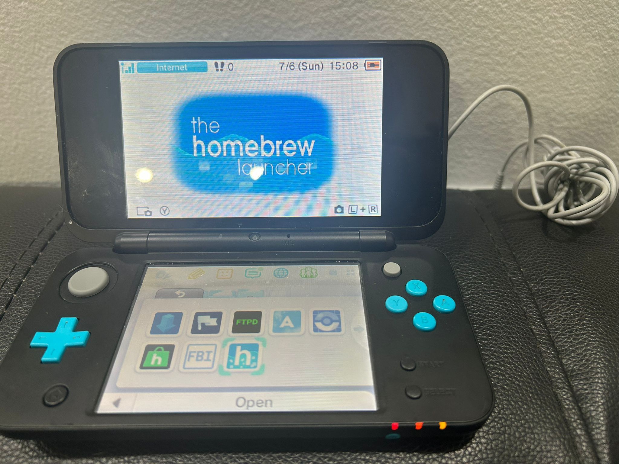 New Nintendo 2ds XL Turquoise/Black