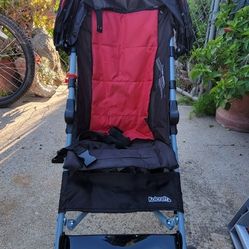 Baby Stroller Like New Light And Easy Set Up Very Clean