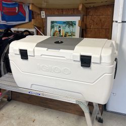 150 Qt Igloo Maxcold Cooler