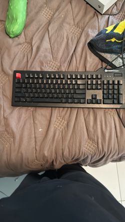 lights up white cyberpower keyboard
