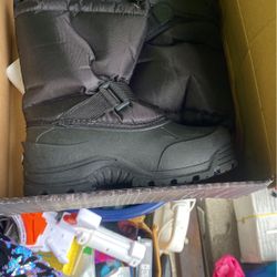 North Side Children Snow Boots Size 2