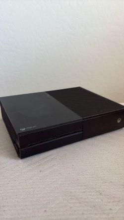 Xbox One with Controllers