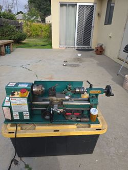 Small metal lathe
