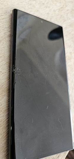 Samsung Galaxy S22 Ultra Cracked Screen for Sale in