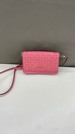 Michael Kors crossbody. Item No 614 (Shopgoodwill)