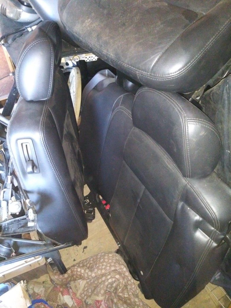 Chevy Trailblazer SS Rear Leather Seats