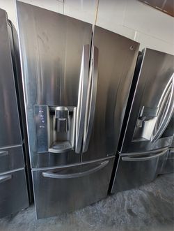 LG French Door Refrigerator 33” wide