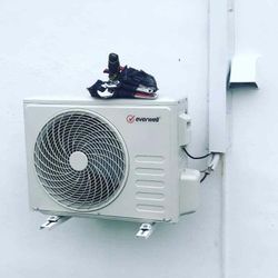 Mini Split (Air Conditioner)