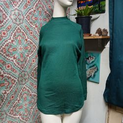 Long Sleeve Unisex Green Fitted Top , No Size Tags (Size M?)