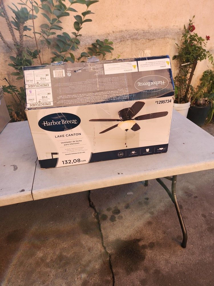 Ventilador De Techo Para Interiores Acabado De Bronce Aseitado Pantaya De Vidrio Amber Aspas Con Acabado De Mink Y Espresso Nuevo Caja Abierta $80