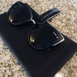 Quay Sunglasses in Leather Sleeve / Case