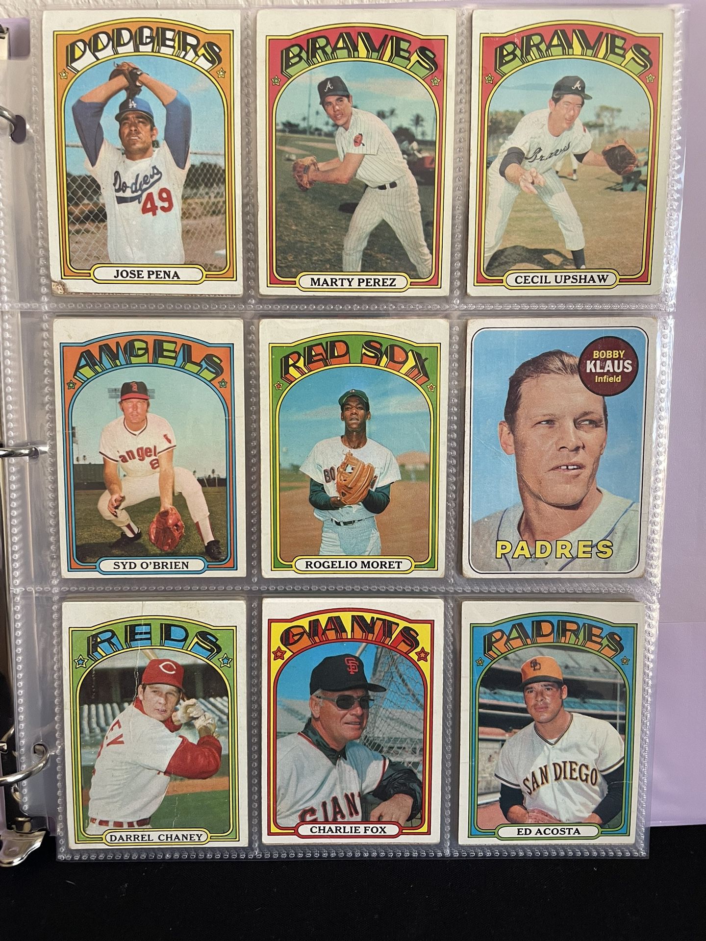 Baseball Card Folder 90 Cards 70s-80s