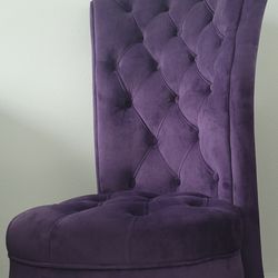 Beautiful Violet Velvet Accent Chair.
PRICE negotiable.