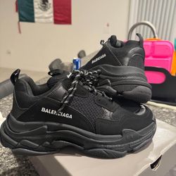 Balenciagas Size 44