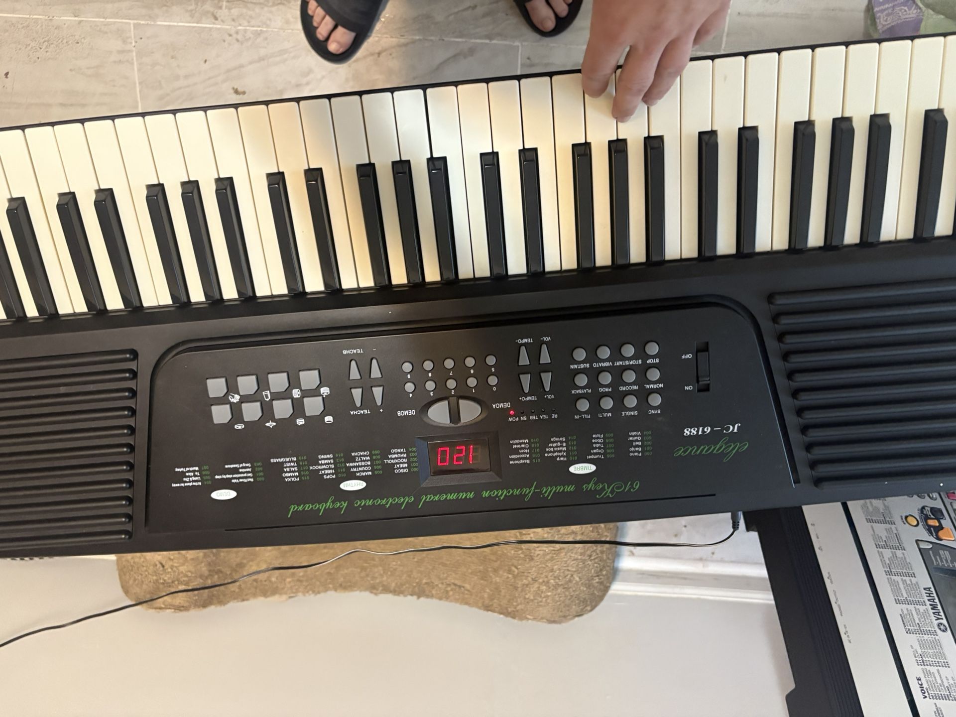 Electric Keyboard