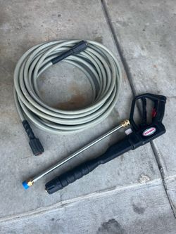 Pressure washer hose and spray gun