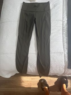 Lulu lemon size 2