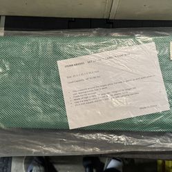 Darden leaf bags. Set of two bags, item number KB2035. Dimensions: 25.5 x 25.5 x 25.5 inches. Load Capacity: Up to 80 lbs.
