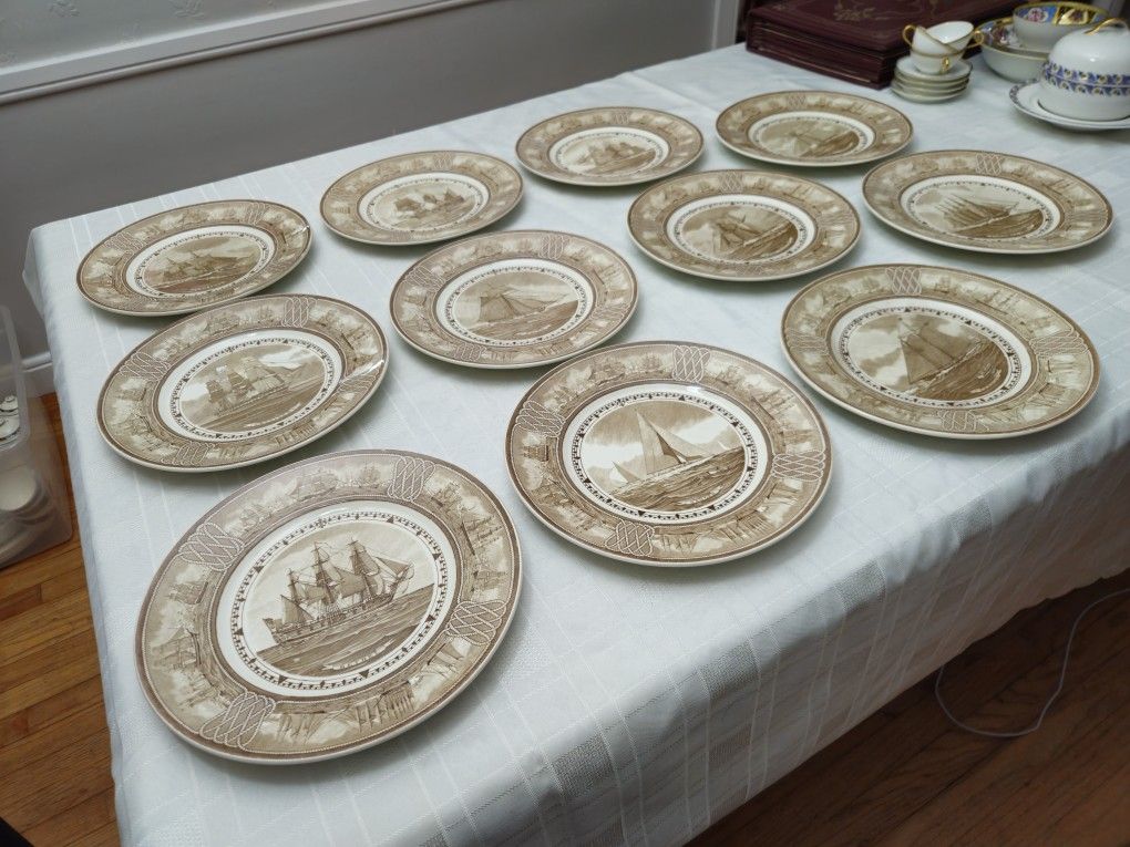 Collection of 11 vintage Wedgwood "The American Sailing Ships" plates