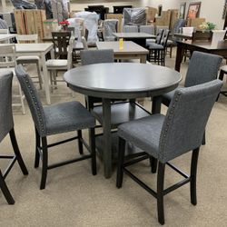 DINING SETS/BEDROOM/