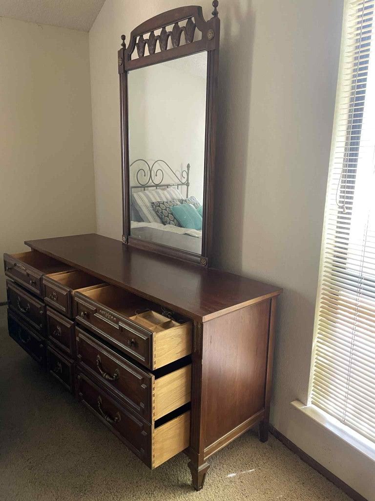 Long Dresser With Mirror