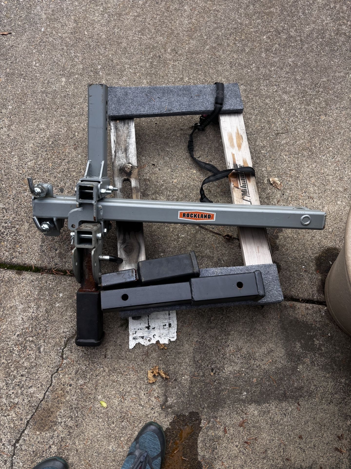 Rockland 500LBS Swing Away Hitch