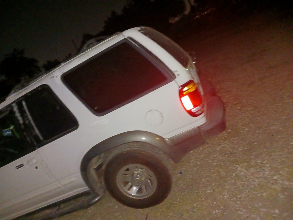 1999 Ford Explorer