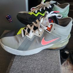 Nike Looney Toons Tune Squad