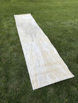 2’ 7” X 11’ 8” Runner 