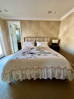 Bed Frame – Great Condition