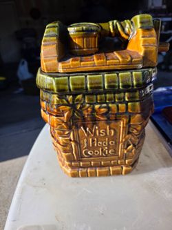 Vintage cookie jar 80s