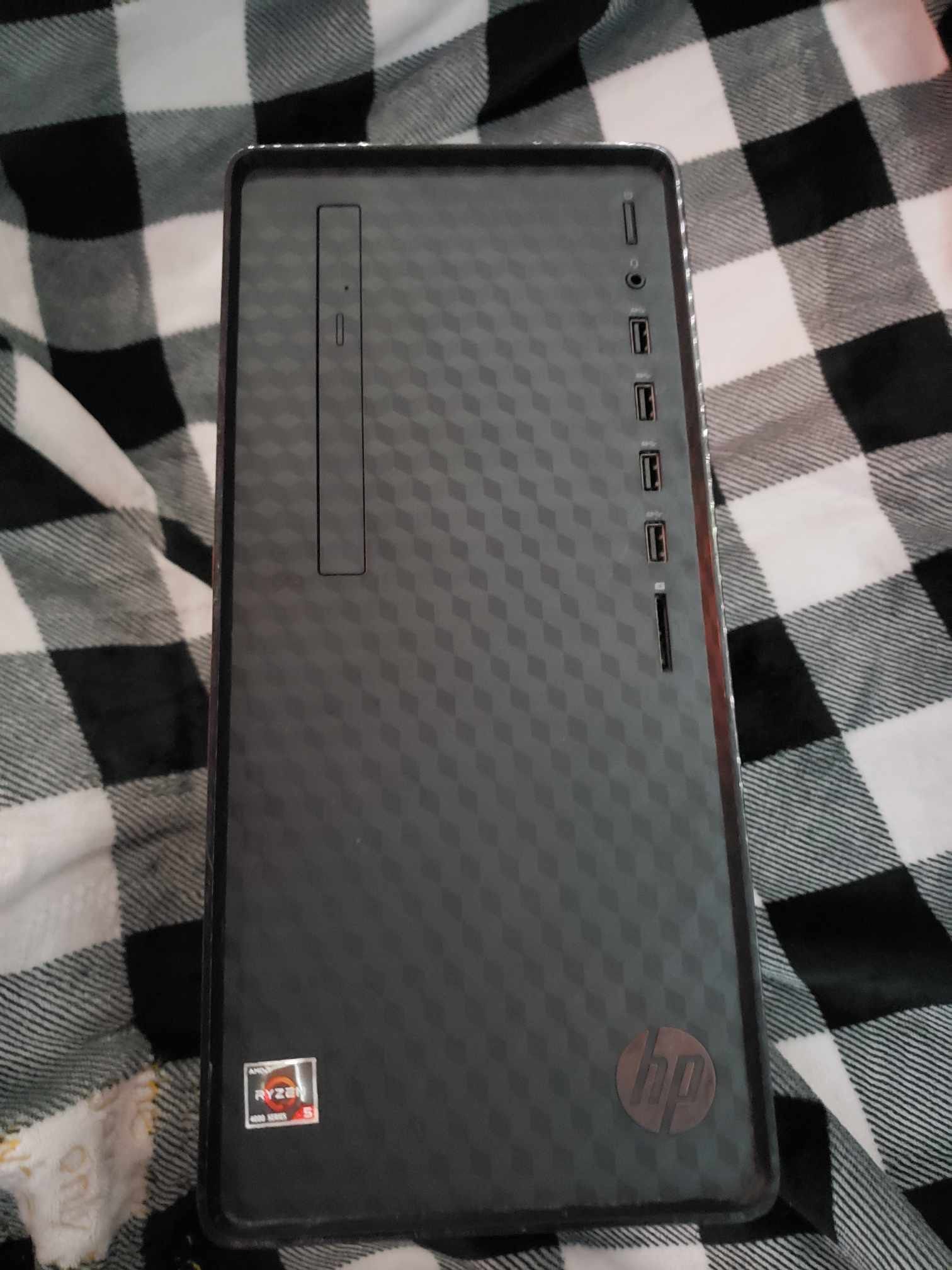 HP Desktop M01 F1045 RELIABLE PC. UMDENIABLE STYLE