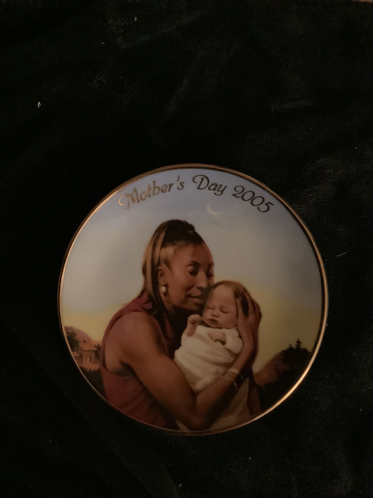 Avon Mother’s Joy-African American -Mother’s Day Plate With 22k Gold Trim