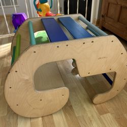 Montessori Rocker Desk Up To 3 Years Old