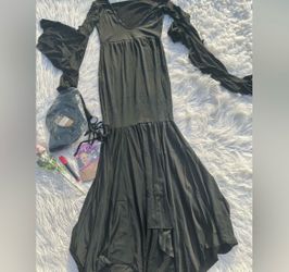 Women’s morticia Addams costume