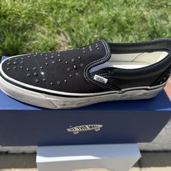 Brand new VANS classic slip on 98