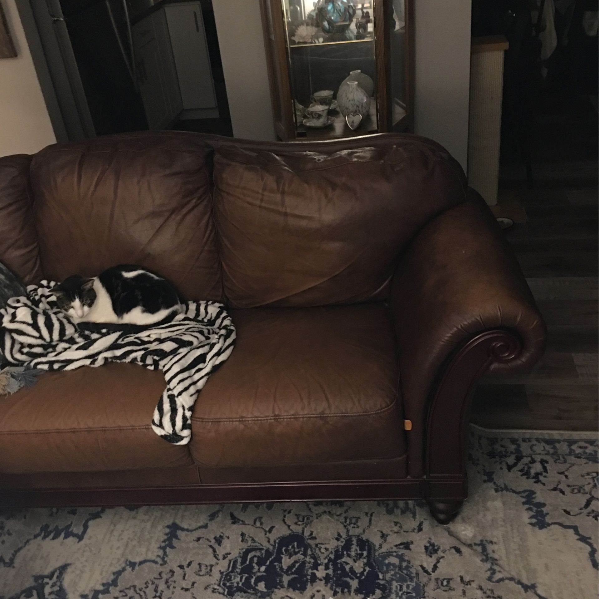 Leather Couch-beautiful Classic Design “Cats Not Included”