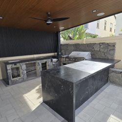 Countertop Installation & Slab Fabrication 