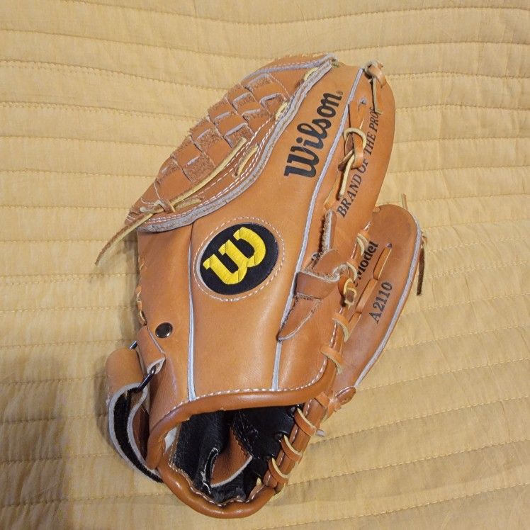 SIGNATURE EDITION WILSON 11IN RIGHT HAND GLOVE BARRY BONDS IN EXCELLENT CONDITION 