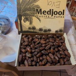 11lbs Dates 45$ Fresh