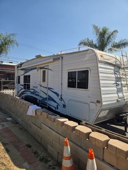 Toy hauler trailer
