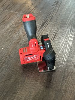 Milwaukee Fuel M12 Compact Mini Saw - Brand New