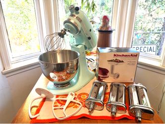 *Brand New* KitchenAid Ultra Power Plus Series 4.5qt Stand Mixer w/ additional attachments