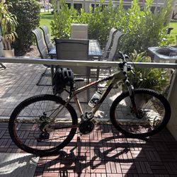 Bicycle - Polygon Cascade 3 w/ RockBros Petals