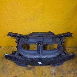 2006 - 2013 E90 E92 E93 325i 330i 335i 328i Xi FRONT RADIATOR CORE SUPPORT complete