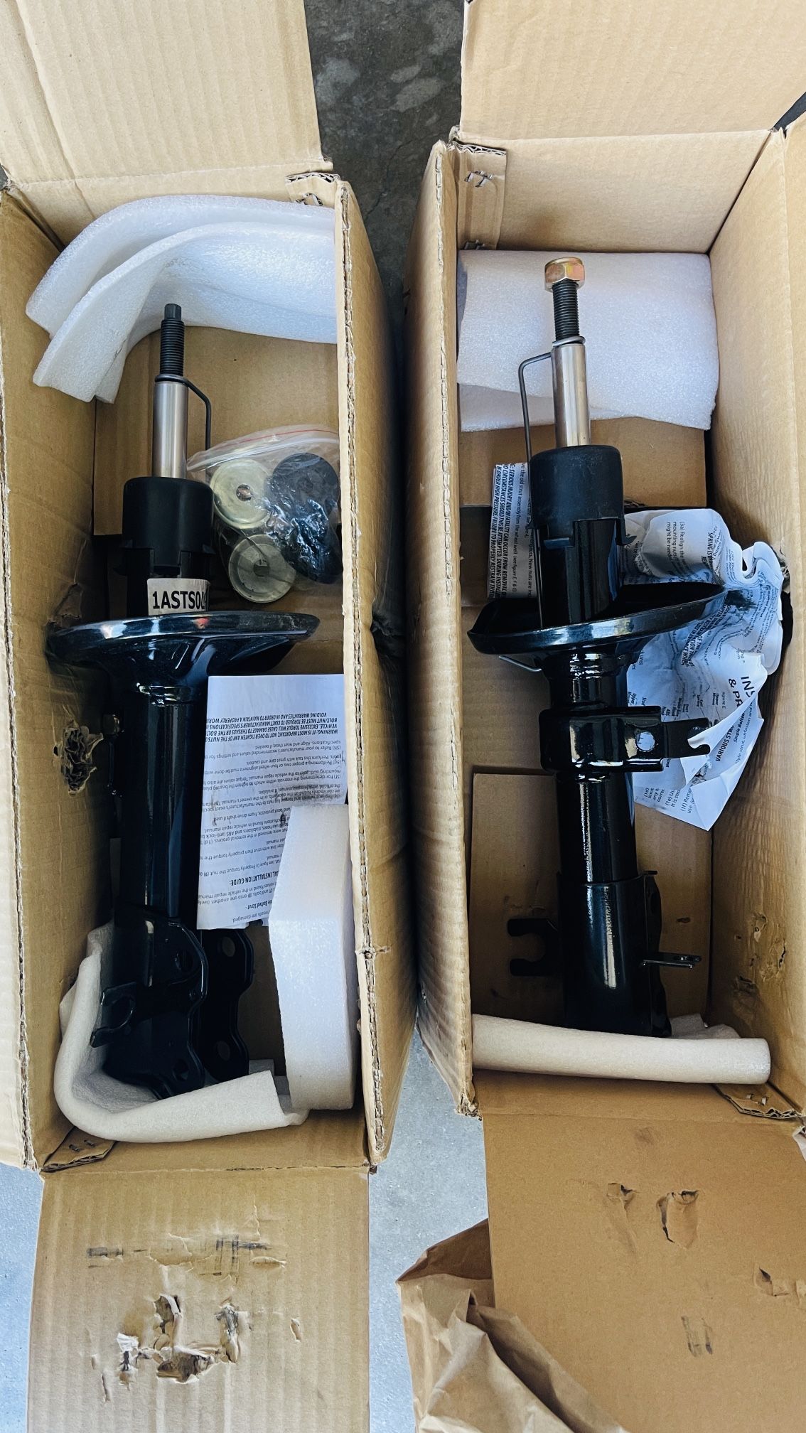 2 Front Auto Shocks And Struts Chevy Aveo/Pontiac G3